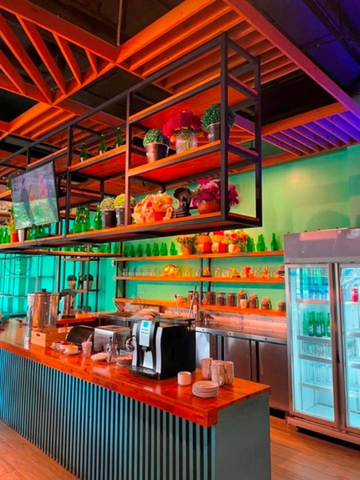 Crew Express Hotel Lubukpakam Экстерьер фото