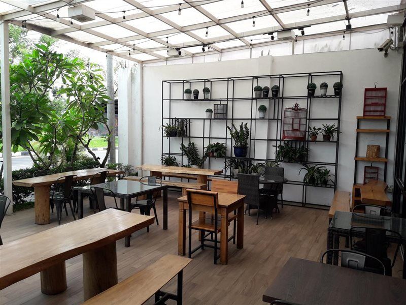 Crew Express Hotel Lubukpakam Экстерьер фото